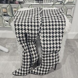 Stylish Black and White Houndstooth Women's Boots